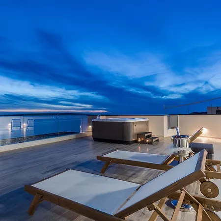 Breathtaking Sea View Luxury Penthouse Apartment *