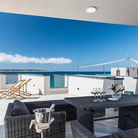 Breathtaking Sea View Luxury Penthouse Apartment *