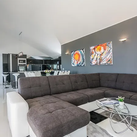 Breathtaking Sea View Luxury Penthouse Apartment Mandre