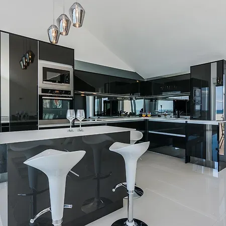 Breathtaking Sea View Luxury Penthouse *